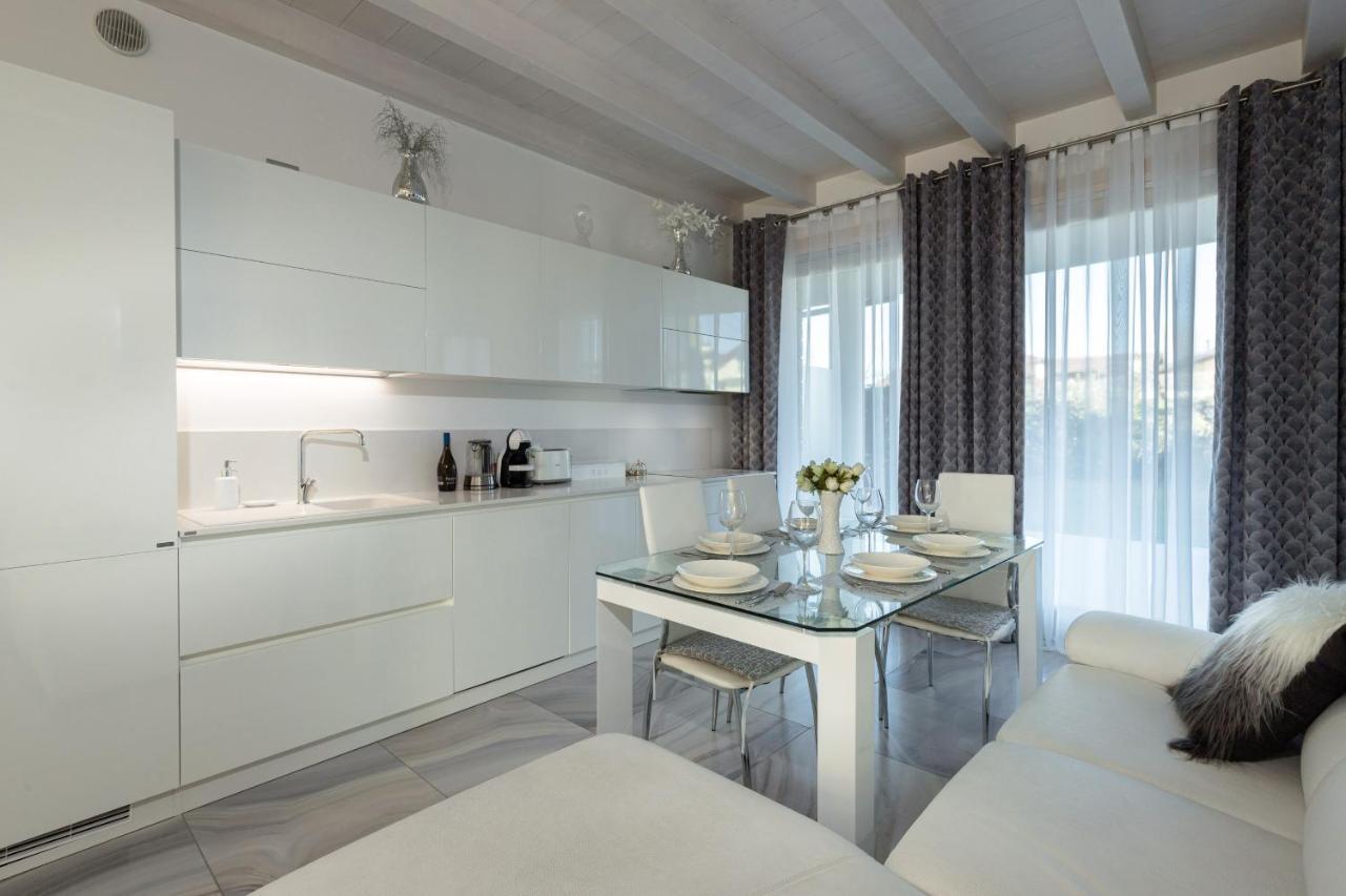Apartment Blue Laguna ซีร์มิโอเน ภายนอก รูปภาพ